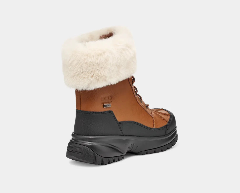 UGG Yose Fluff Chestnut 1112328 - Boutique du Cordonnier